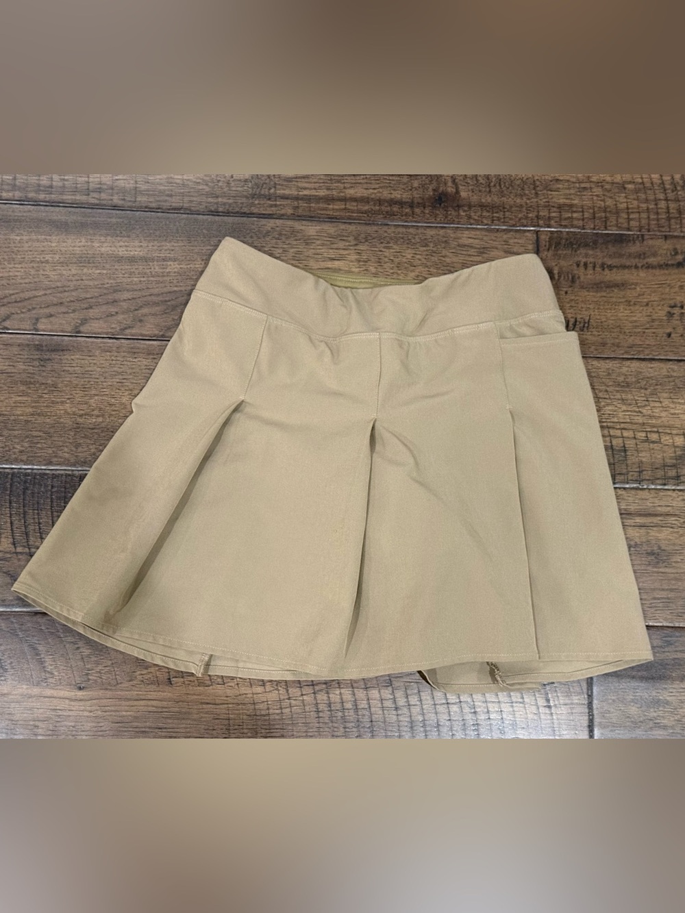 Athleta Girl Beige Pleated Uniform Skort, Sz 12